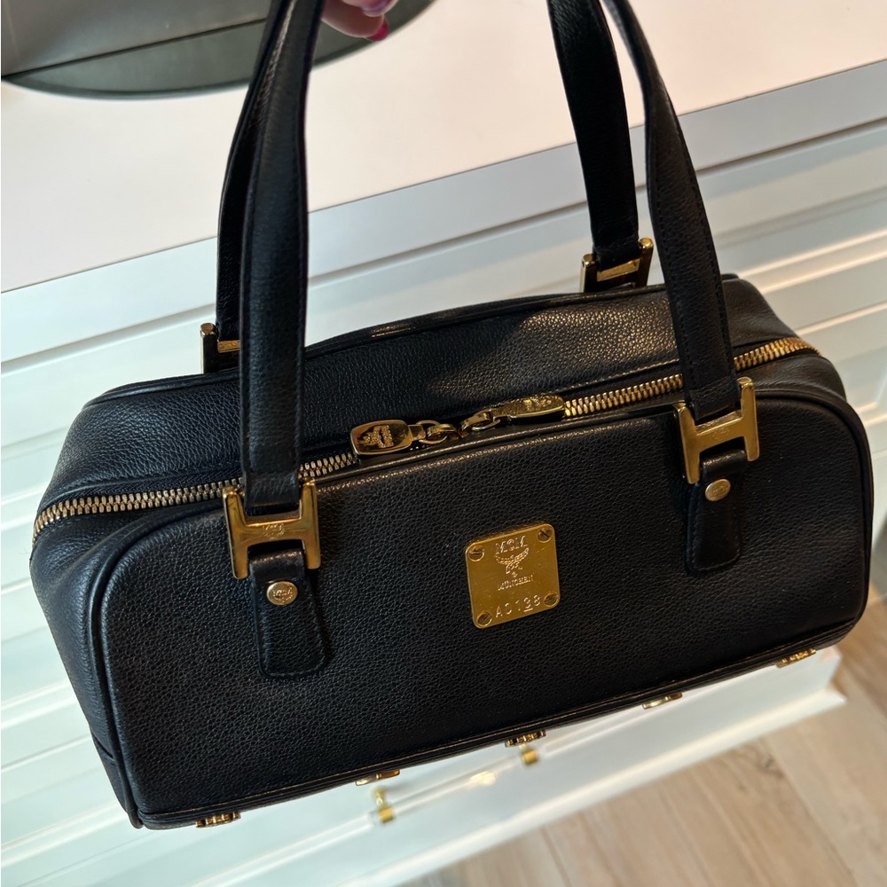 MCM Heritage COA EUC Black Leather Shoulder Bag with Gold Accents - Picture 3 of 15